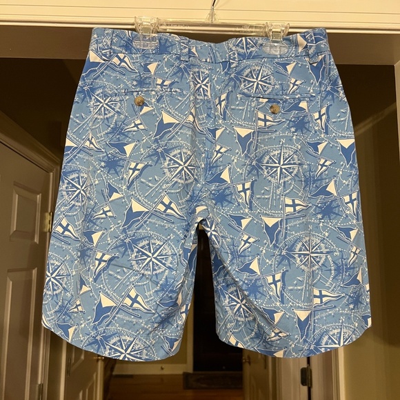 EUC Men's Vineyard Vines 9" Breaker Shorts Ocean Breeze Sailing Print Size 30 - Picture 3 of 3